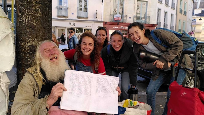 Donner rend heureux : partager avec les SDF en France