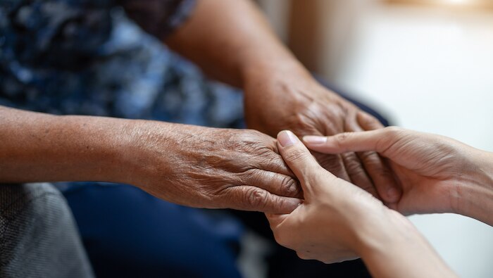 Prenons soin des personnes âgées à la rue à Grenoble