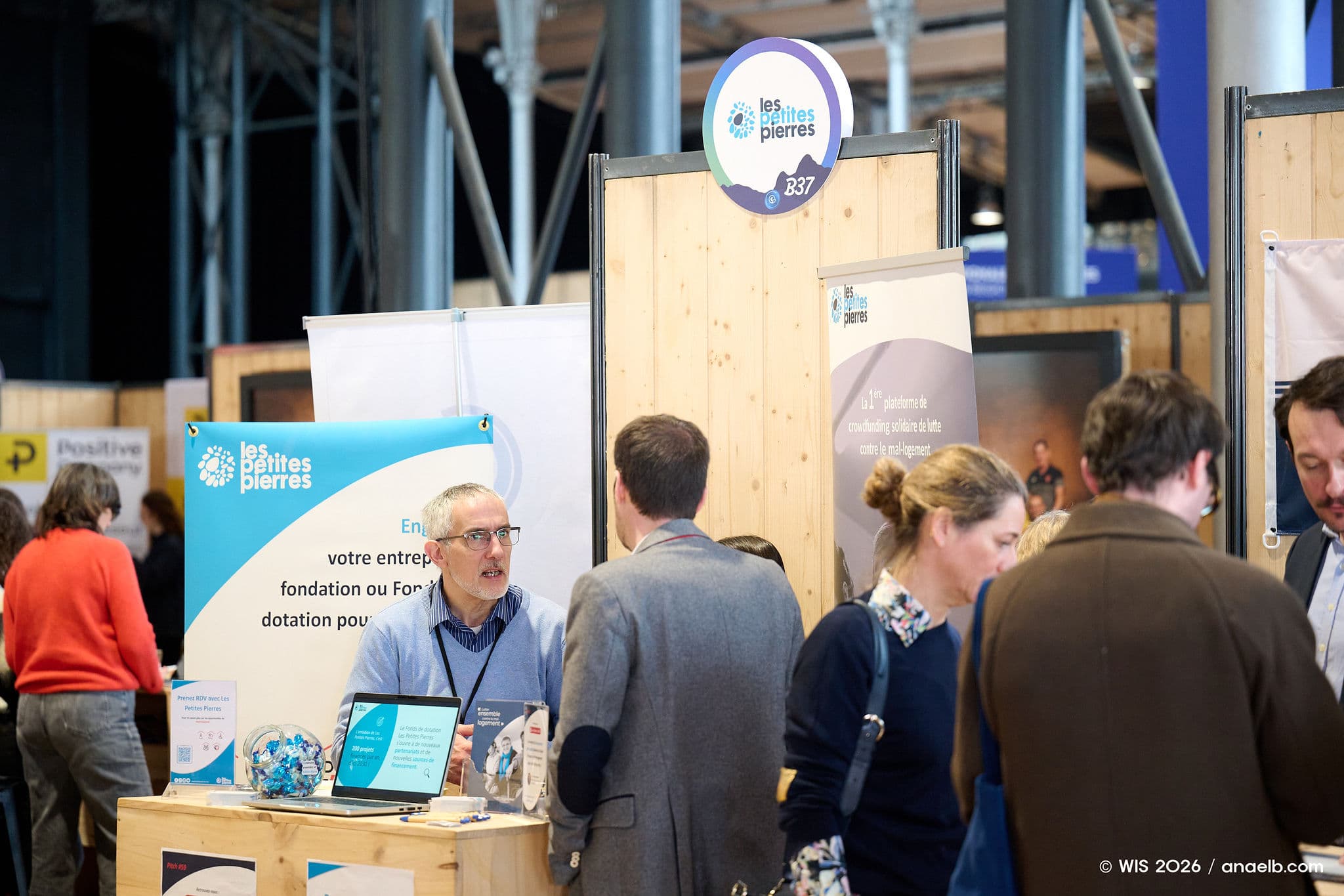 Stand Les Petites Pierres salon World Impact Summit 5 février 2026